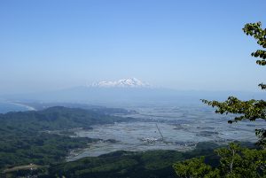藤倉山から見る鳥海山と庄内平野